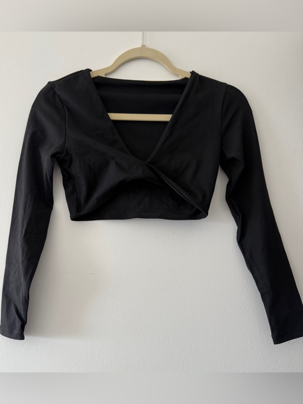 Yeoreo Kyla Women Crop Top Padded Sports Low Med. Impact Yoga Shirt & Day Wear